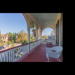 Meet your Posher, Tom